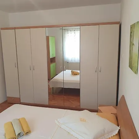 Apartment Laloli *
